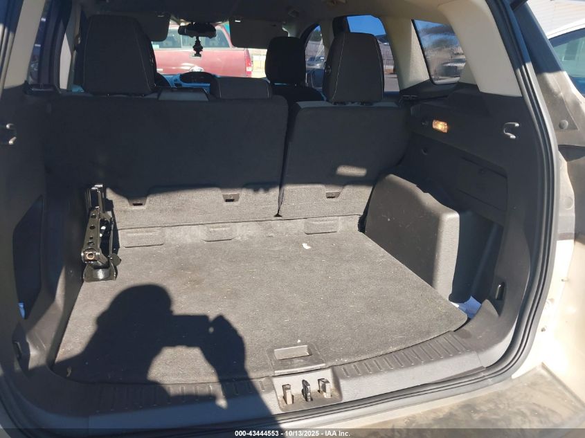 2018 Ford Escape S VIN: 1FMCU0F70JUC27040 Lot: 43444553