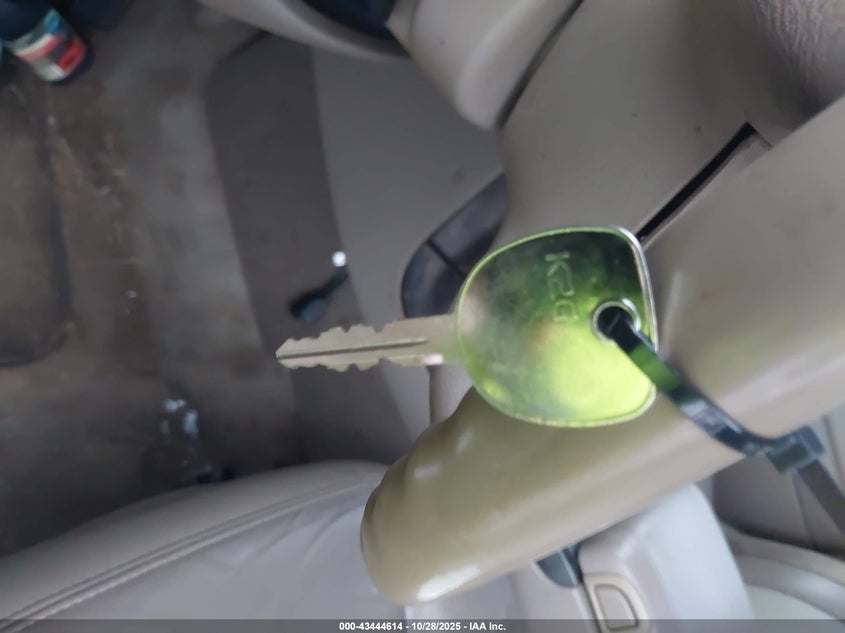 2005 GMC Yukon Denali VIN: 1GKEK63U25J199818 Lot: 43444614