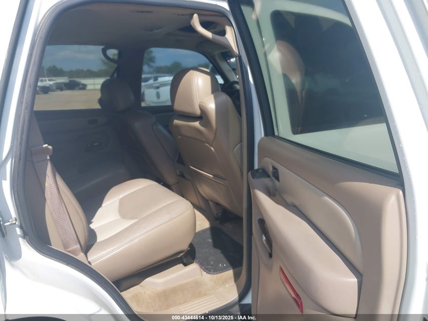 2005 GMC Yukon Denali VIN: 1GKEK63U25J199818 Lot: 43444614