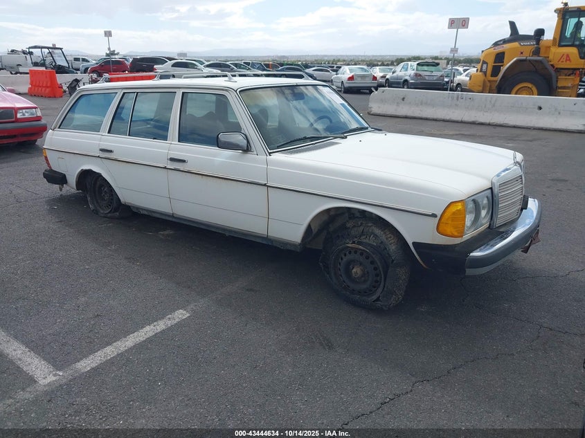 00012319012006734 1979 Mercedes-Benz 300 Td auction photo 1