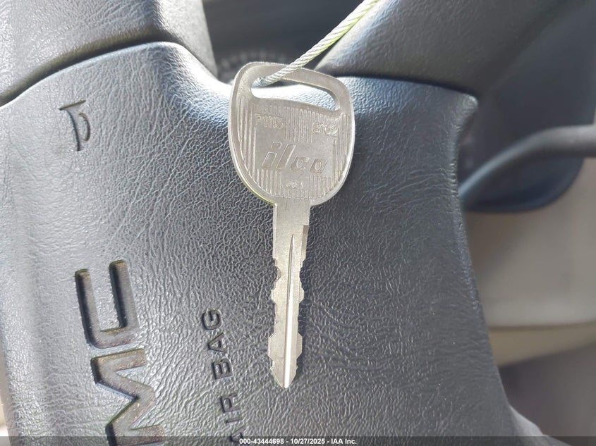 2003 GMC Yukon Sle VIN: 1GKEC13V73J120942 Lot: 43444698