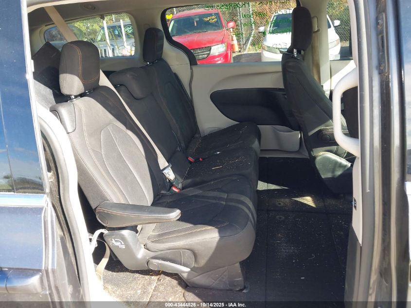 2017 Chrysler Pacifica Touring VIN: 2C4RC1DG4HR507917 Lot: 43444826