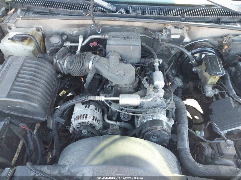 1999 Chevrolet Suburban 1500 Lt VIN: 3GNEC16R3XG184016 Lot: 43444846