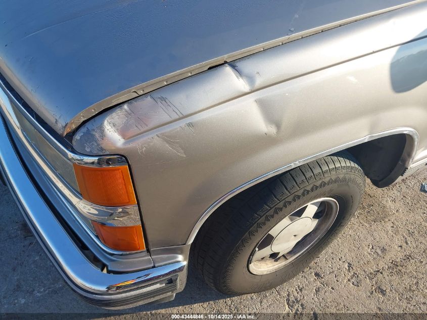 1999 Chevrolet Suburban 1500 Lt VIN: 3GNEC16R3XG184016 Lot: 43444846