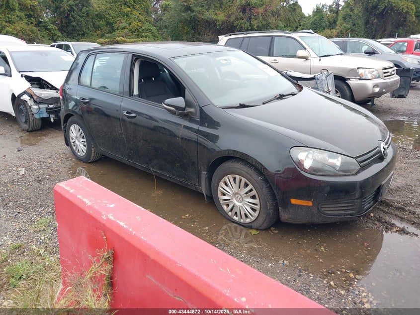 VOLKSWAGEN GOLF 4-DOOR