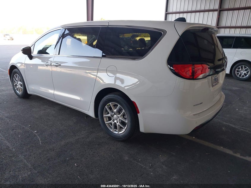 2C4RC1CG7TR185137 2026 CHRYSLER VOYAGER photo no. 3