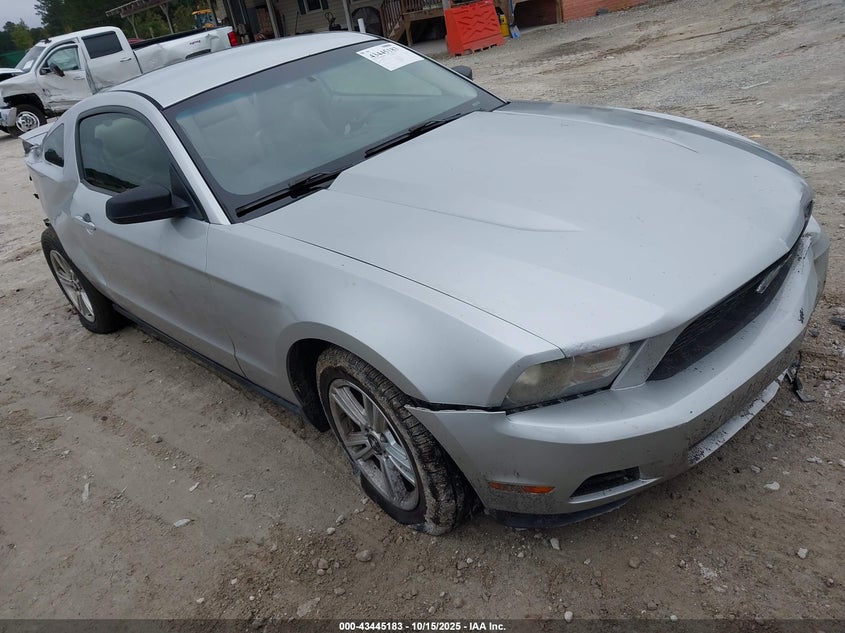 FORD MUSTANG V6/V6 PREMIUM