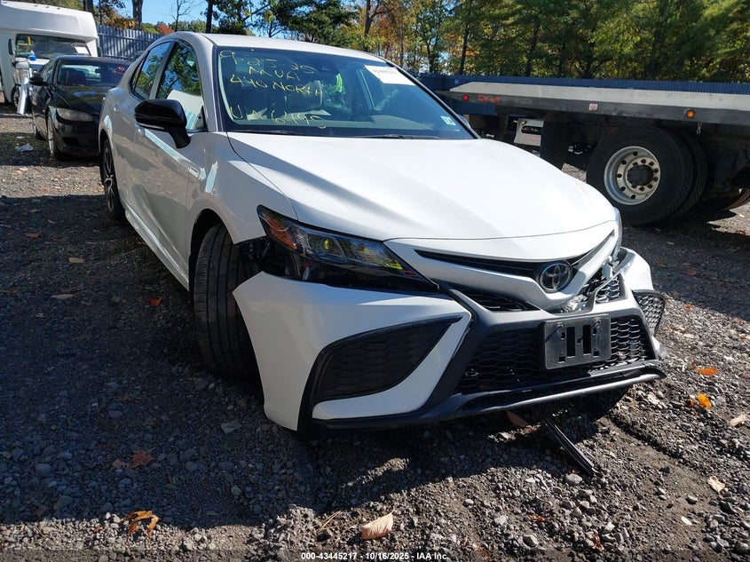 TOYOTA CAMRY SE AWD