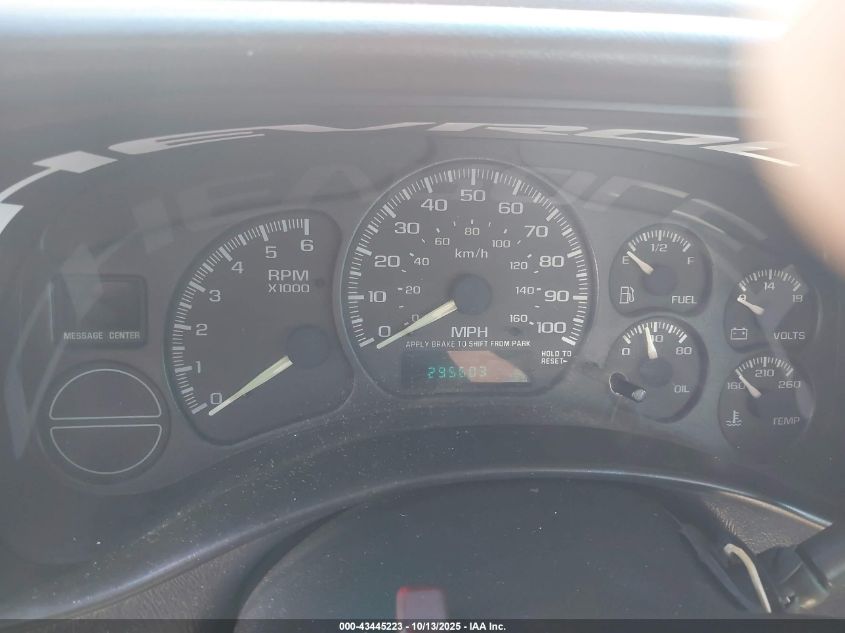 2000 Chevrolet Silverado 1500 VIN: 1GCEC14W1YE215063 Lot: 43445223