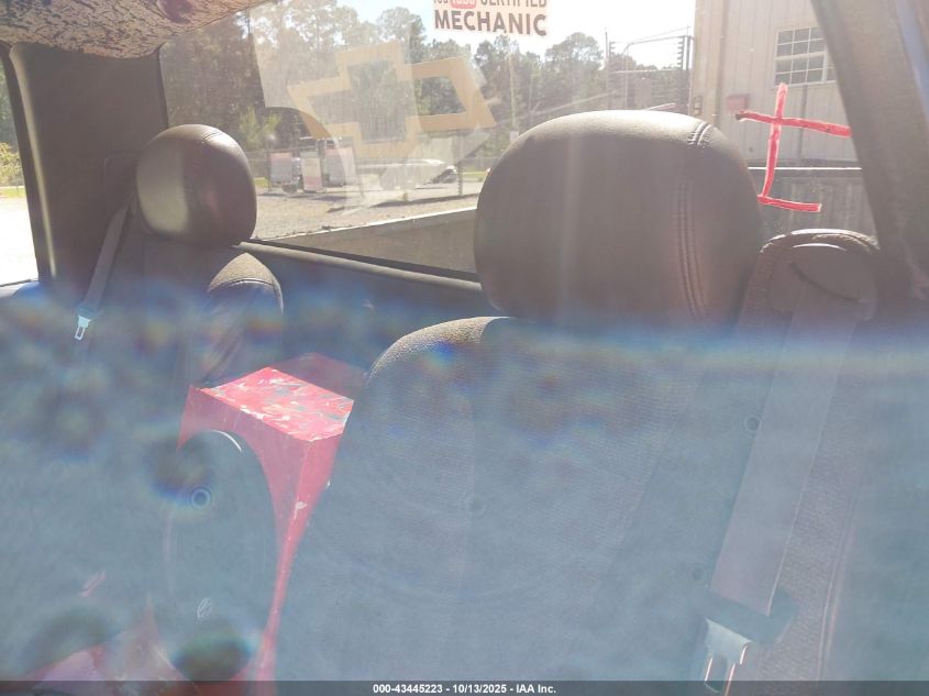 2000 Chevrolet Silverado 1500 VIN: 1GCEC14W1YE215063 Lot: 43445223