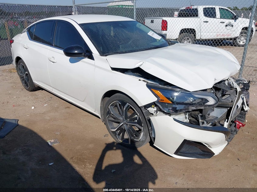 NISSAN ALTIMA SR FWD