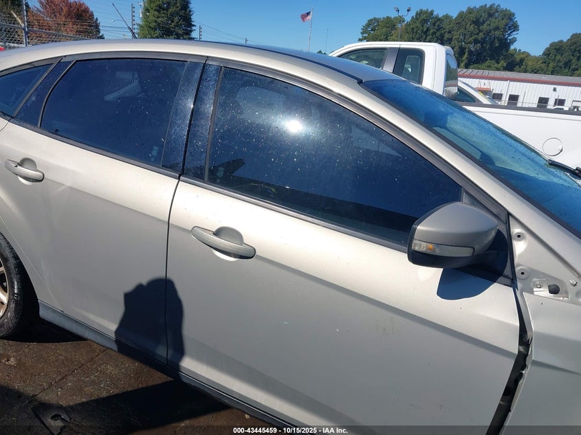 1FADP3K22GL240565 2016 FORD FOCUS photo no. 14