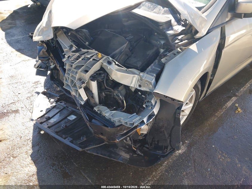 1FADP3K22GL240565 2016 FORD FOCUS photo no. 18