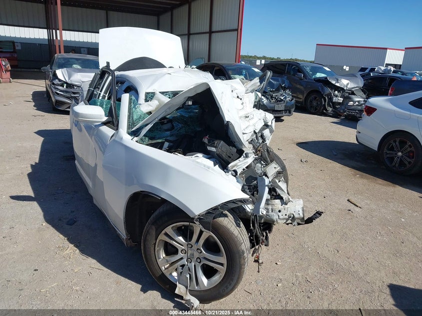 DODGE CHARGER SXT RWD