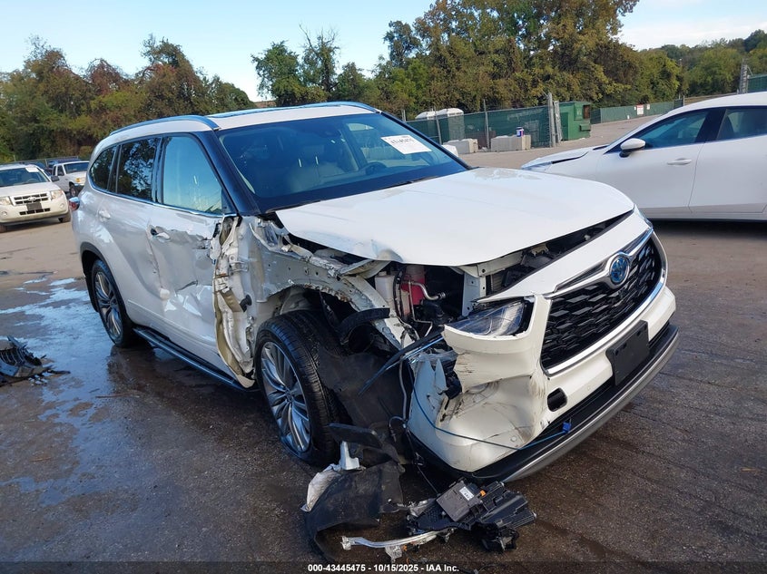 TOYOTA HIGHLANDER HYBRID PLATINUM