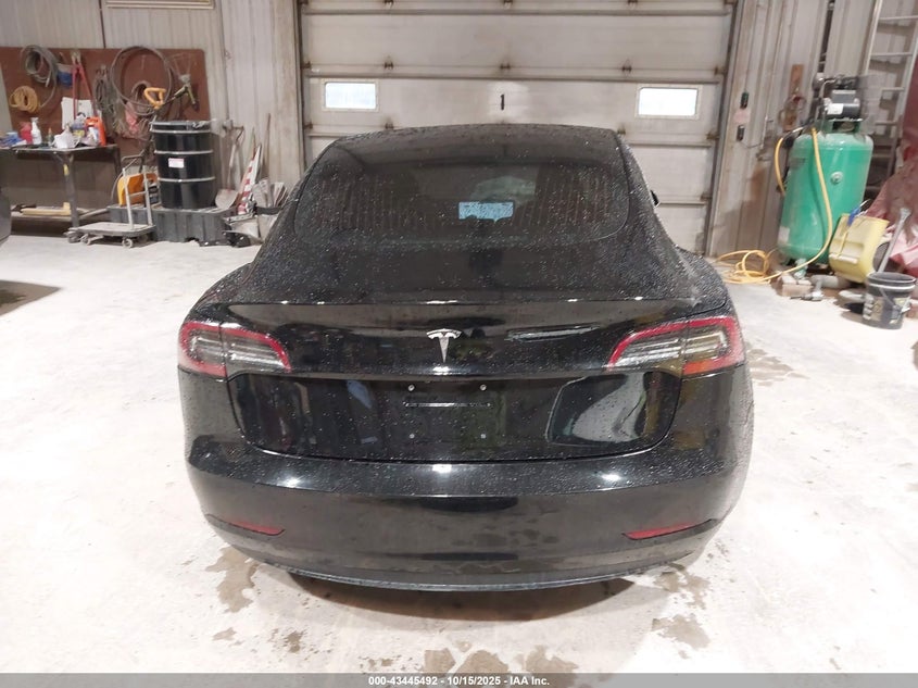 2018 Tesla Model 3 Long Range/Mid Range VIN: 5YJ3E1EA7JF123271 Lot: 43445492