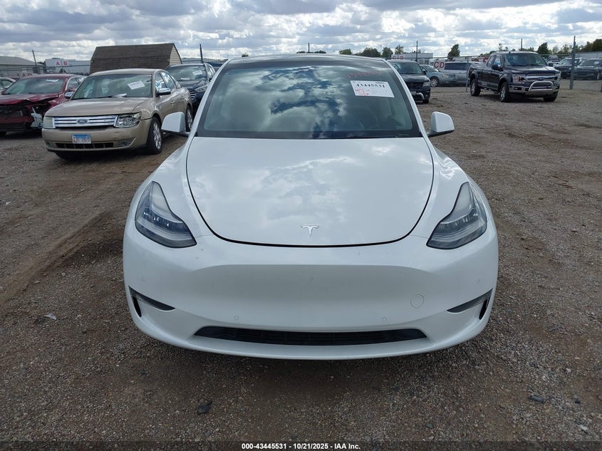 2021 Tesla Model Y Long Range Dual Motor All-Wheel Drive VIN: 5YJYGDEE1MF086369 Lot: 43445531