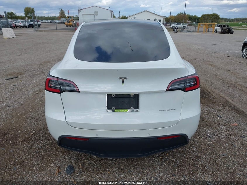 2021 Tesla Model Y Long Range Dual Motor All-Wheel Drive VIN: 5YJYGDEE1MF086369 Lot: 43445531