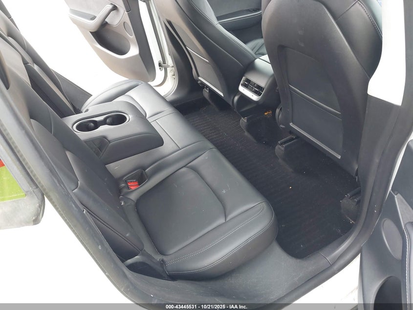 2021 Tesla Model Y Long Range Dual Motor All-Wheel Drive VIN: 5YJYGDEE1MF086369 Lot: 43445531