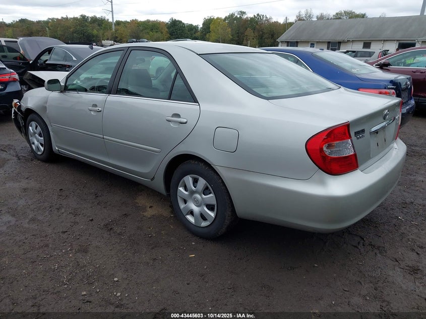 4T1BE32K42U112639 2002 TOYOTA CAMRY photo no. 3