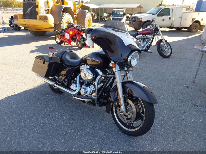1HD1KBM16BB674916 2011 HARLEY-DAVIDSON STREET GLIDE photo no. 1
