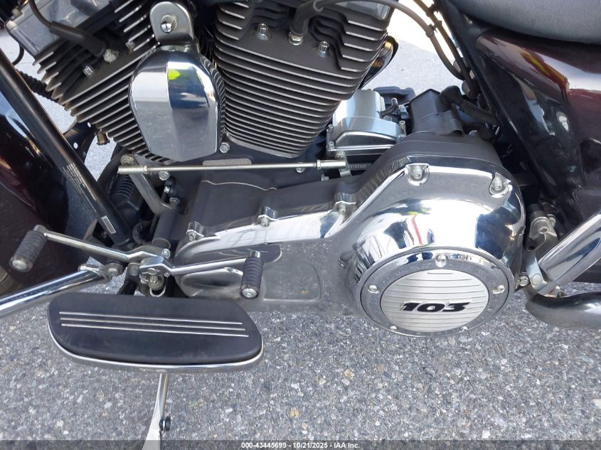 2011 Harley-Davidson Flhx VIN: 1HD1KBM16BB674916 Lot: 43445699