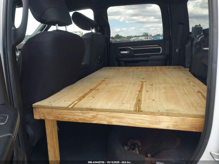 2024 Ram 3500 Big Horn 4X4 8' Box VIN: 3C63RRHL9RG108039 Lot: 43445708