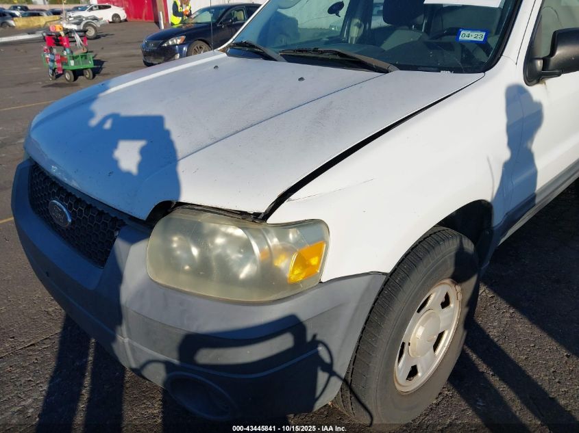 2005 Ford Escape Xls VIN: 1FMYU02Z15KA38119 Lot: 43445841