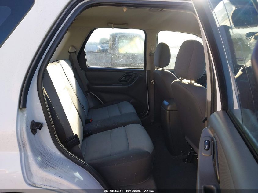 2005 Ford Escape Xls VIN: 1FMYU02Z15KA38119 Lot: 43445841