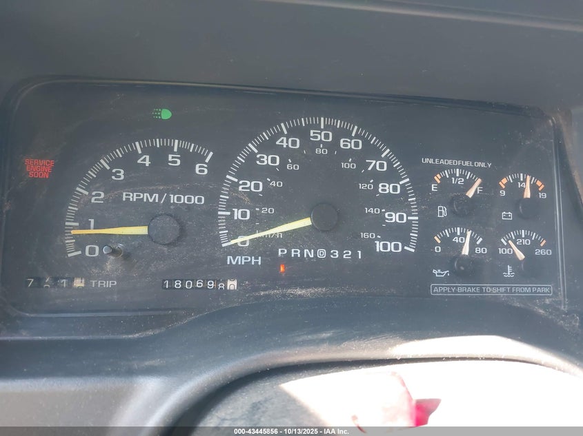 1998 GMC Yukon Slt VIN: 1GKEC13R2WJ700784 Lot: 43445856