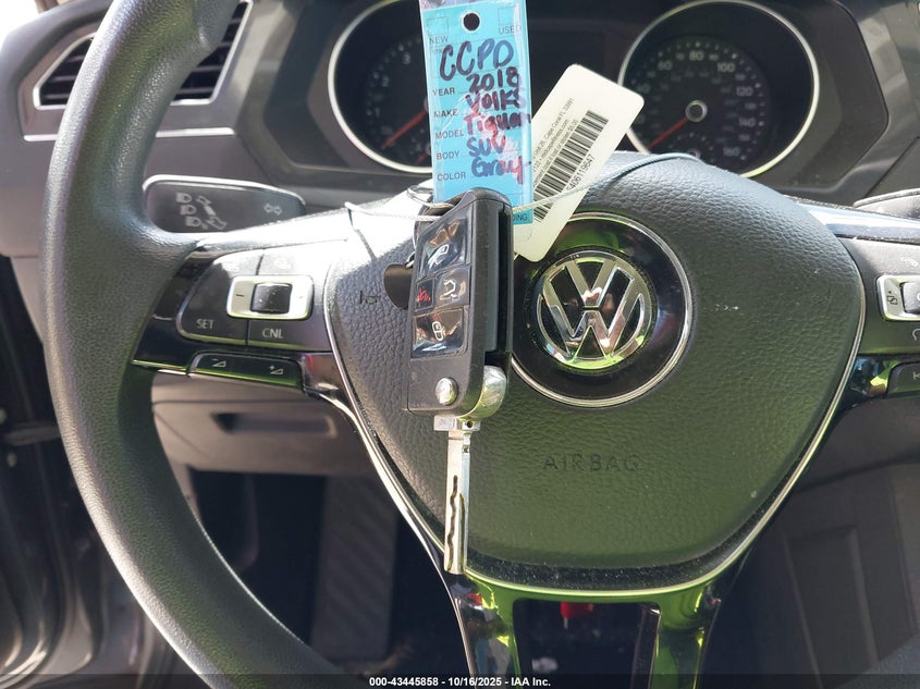 2018 VOLKSWAGEN TIGUAN 2.0T S 3VV1B7AX2JM009656