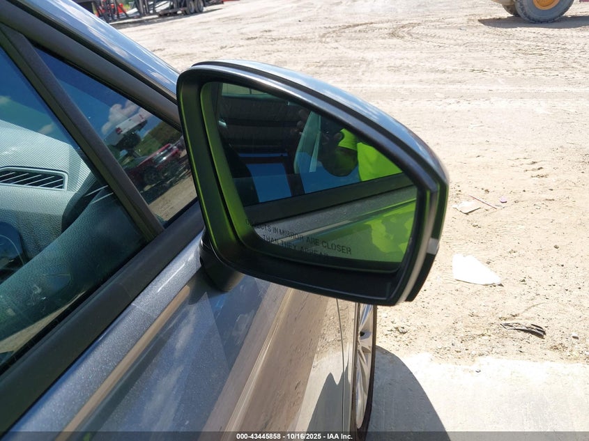 2018 VOLKSWAGEN TIGUAN 2.0T S 3VV1B7AX2JM009656