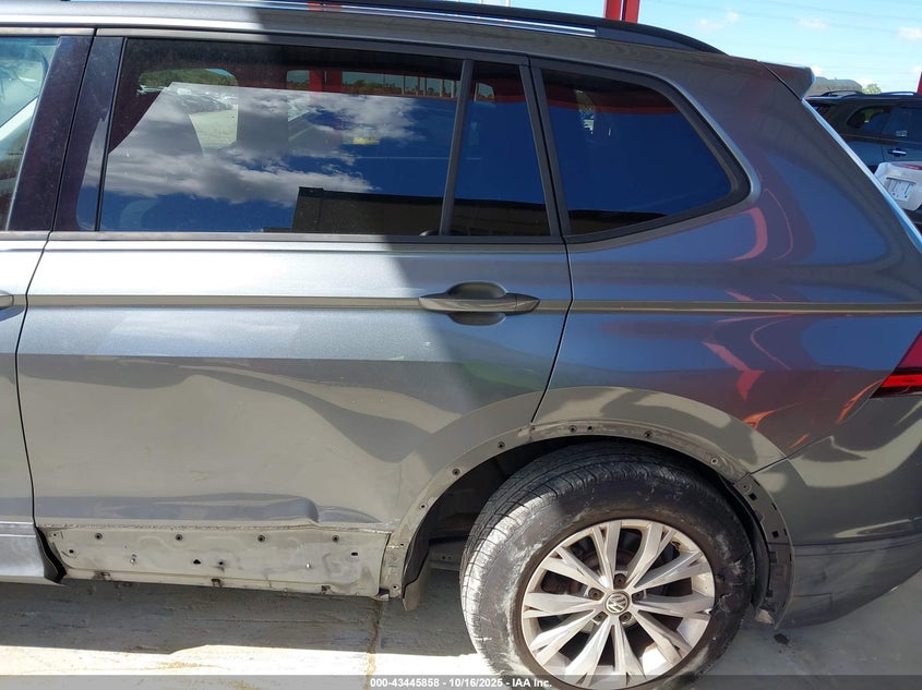 2018 VOLKSWAGEN TIGUAN 2.0T S 3VV1B7AX2JM009656