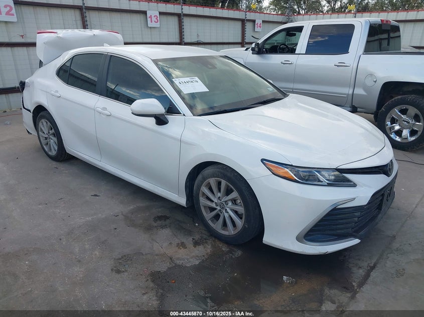 TOYOTA CAMRY LE