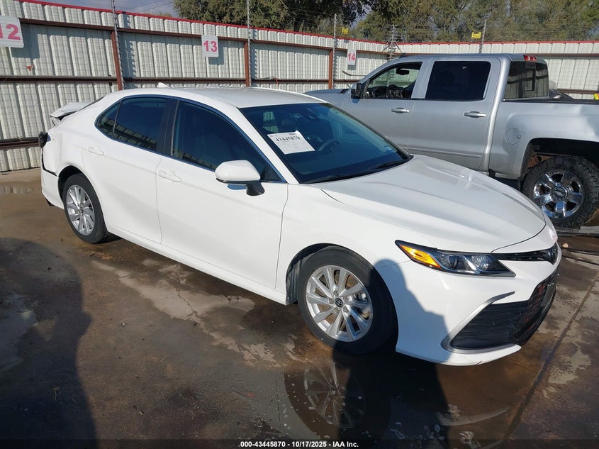 2021 TOYOTA CAMRY LE - 4T1C11AKXMU406376