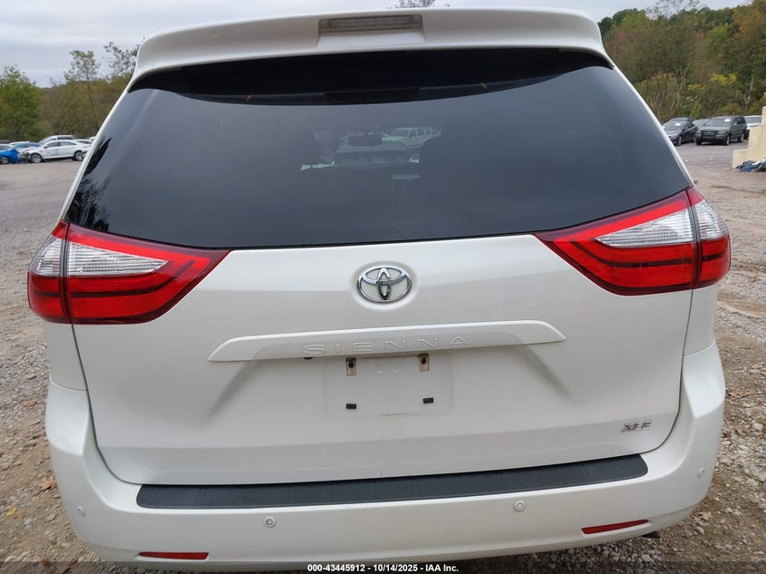 2017 TOYOTA SIENNA XLE PREMIUM 8 PASSENGER 5TDYZ3DC4HS798039