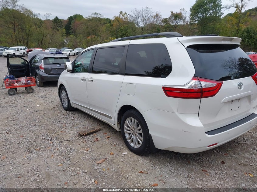 2017 TOYOTA SIENNA XLE PREMIUM 8 PASSENGER 5TDYZ3DC4HS798039