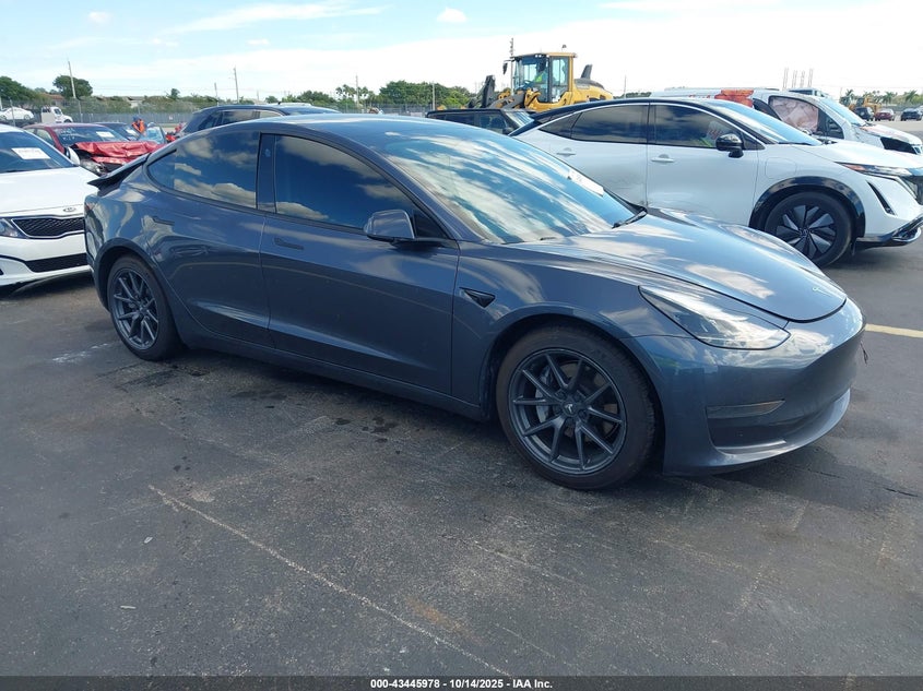 5YJ3E1EA1MF911452 2021 Tesla Model 3 Standard Range Plus Rear-Wheel Drive auction photo 1