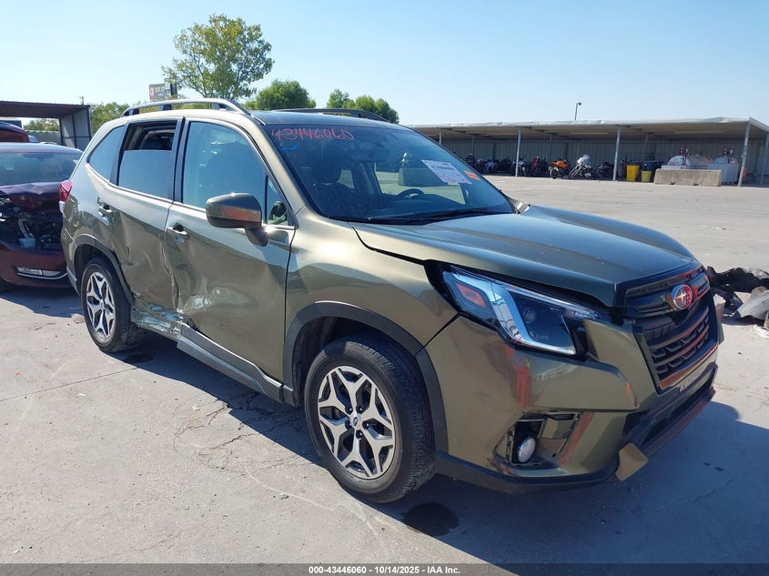 SUBARU FORESTER PREMIUM