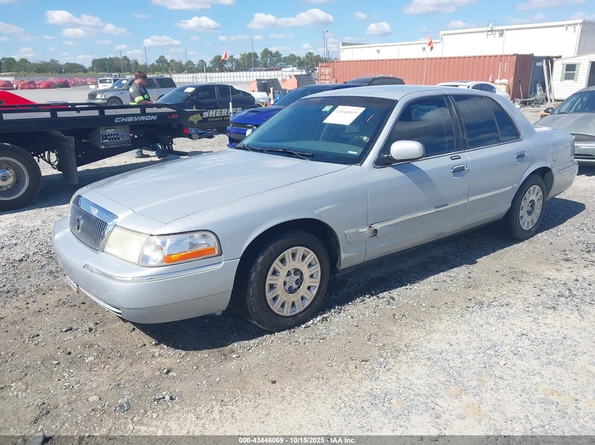 2MEFM74W03X632538 2003 MERCURY GRAND MARQUIS photo no. 2