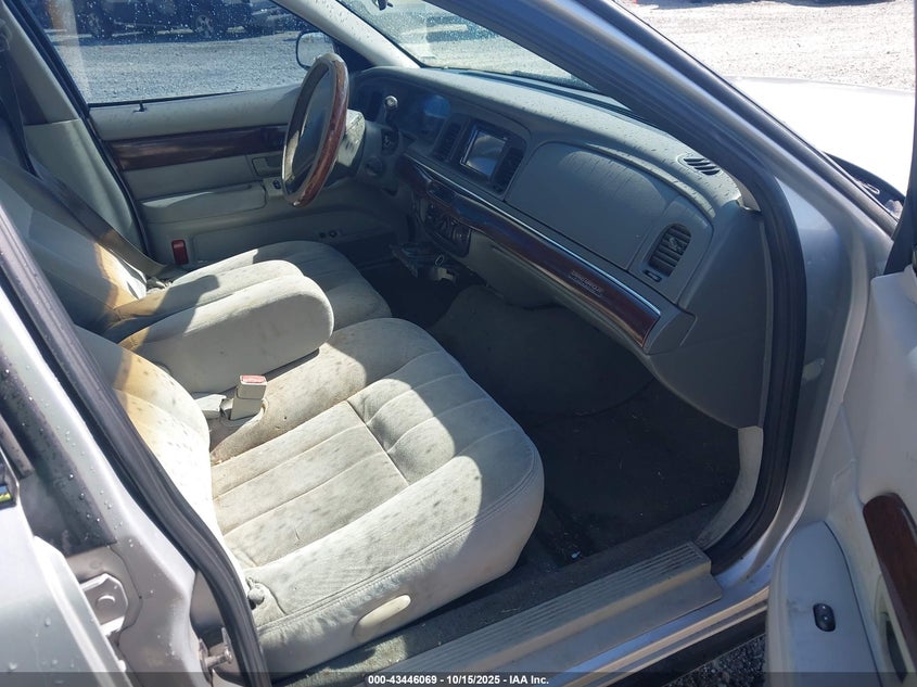 2MEFM74W03X632538 2003 MERCURY GRAND MARQUIS photo no. 5