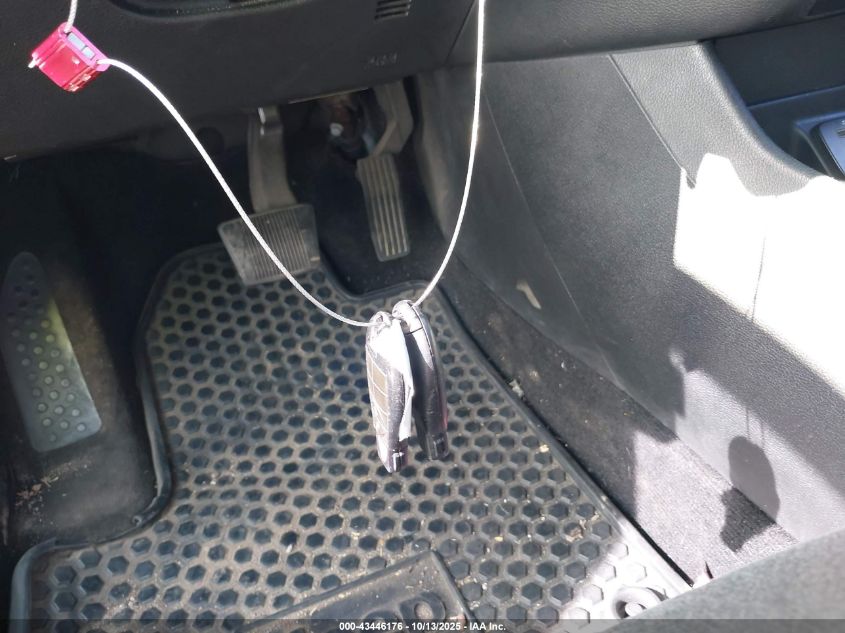 2014 Jeep Cherokee Latitude VIN: 1C4PJLCB1EW305313 Lot: 43446176