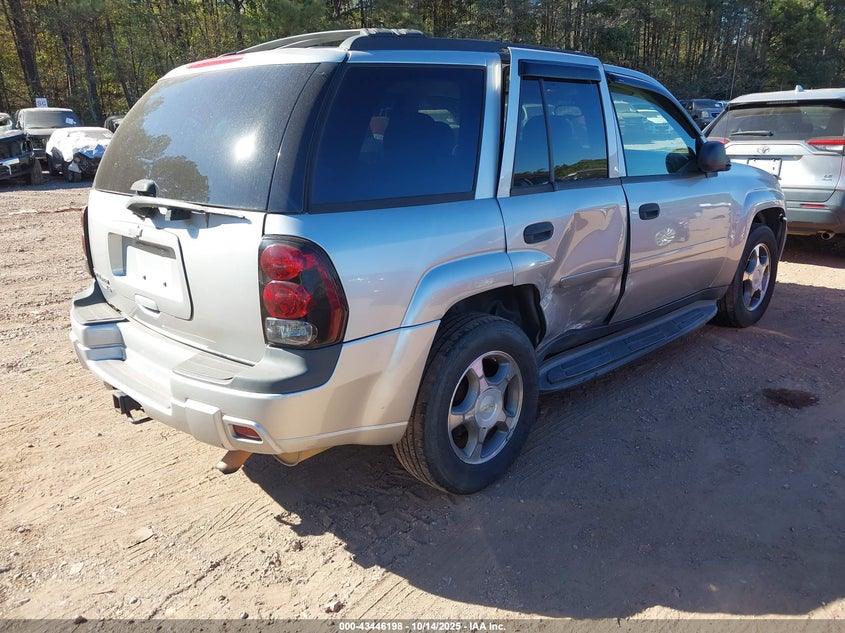 1GNDS13S772268001 2007 CHEVROLET TRAILBLAZER photo no. 4