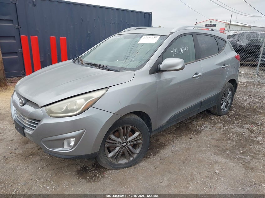 2015 HYUNDAI TUCSON auction photo 2