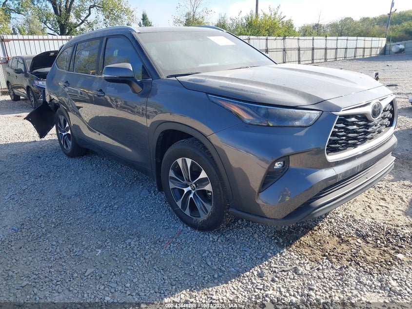 TOYOTA HIGHLANDER XLE