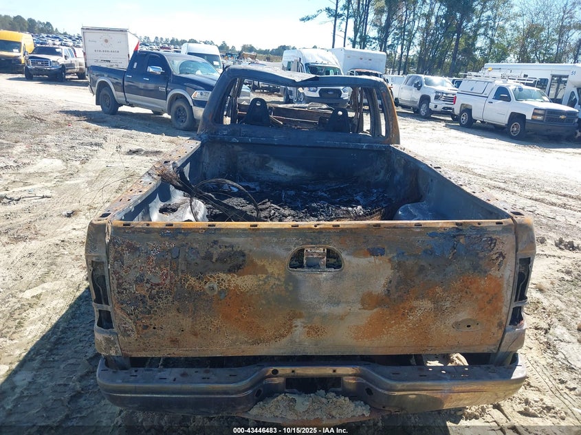 1999 Ford F-350 Lariat/Xl/Xlt VIN: 1FTWW32F5XED74225 Lot: 43446483