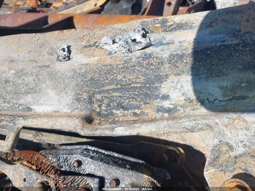 1999 Ford F-350 Lariat/Xl/Xlt VIN: 1FTWW32F5XED74225 Lot: 43446483