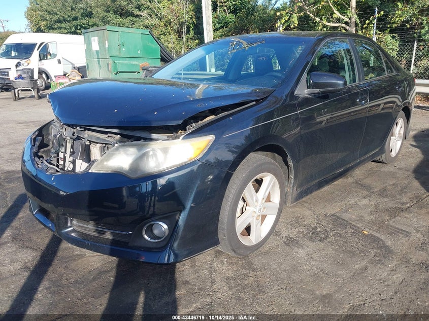 4T1BF1FK6CU533260 2012 TOYOTA CAMRY photo no. 2