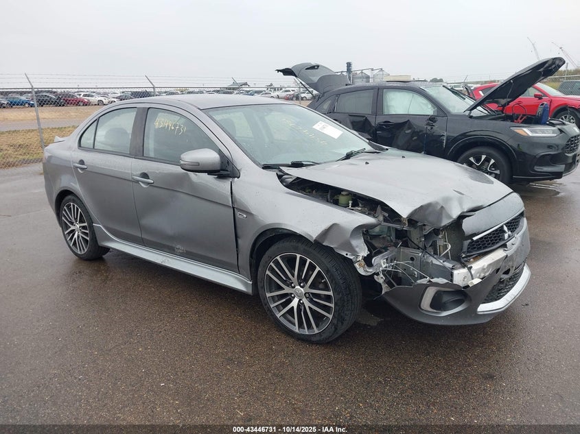 MITSUBISHI LANCER SE