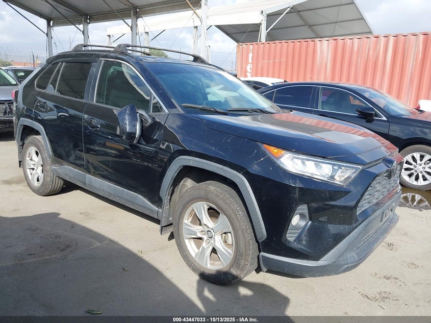 TOYOTA RAV4 XLE